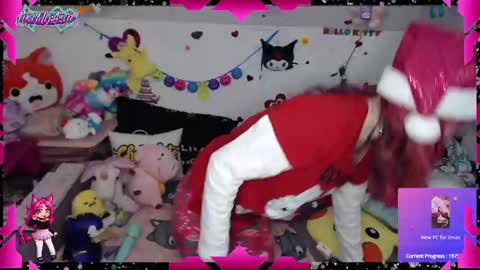 Snapshot of likemyashe chatting on 12.14.24 LikeMyAshe online show from 12.14.24