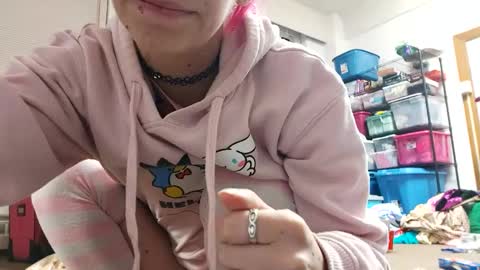 Snapshot of likemyashe chatting on 12.17.24 LikeMyAshe online show from 12.17.24