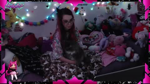 Snapshot of likemyashe chatting on 01.14.25 LikeMyAshe online show from 01.14.25