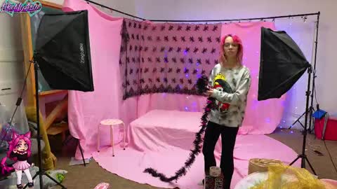 Snapshot of likemyashe chatting on 09.28.25 LikeMyAshe online show from 09.28.25