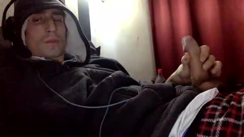 Snapshot of likewhatchasee chatting on 12.19.25 likewhatchasee online show from 12.19.25