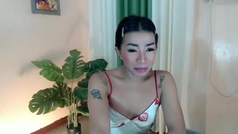 Snapshot of likliklicklengleng chatting on 02.27.25 Leng online show from 02.27.25