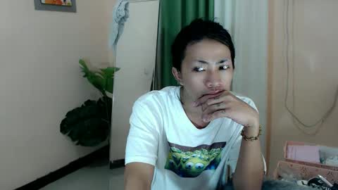 Snapshot of likliklicklengleng chatting on 03.09.25 Leng online show from 03.09.25