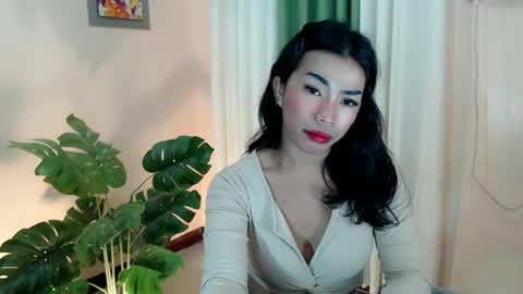 Snapshot of likliklicklengleng chatting on 03.10.25 Leng online show from 03.10.25