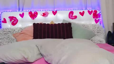 Lil Bella G online show from 02.21.25