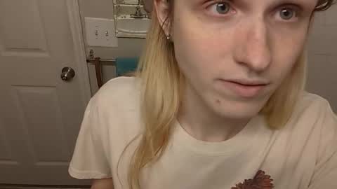 Snapshot of lil_gem chatting on 11.19.25 lil gemmie online show from 11.19.25