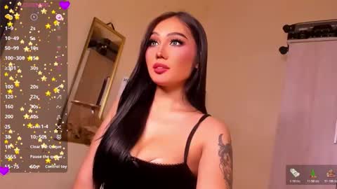 Snapshot of lil_m1ss_silly chatting on 11.30.25 Miss Lily online show from 11.30.25