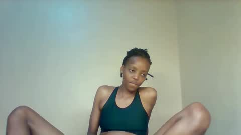 Snapshot of lil_miss9 chatting on 11.06.25 Lil miss online show from 11.06.25