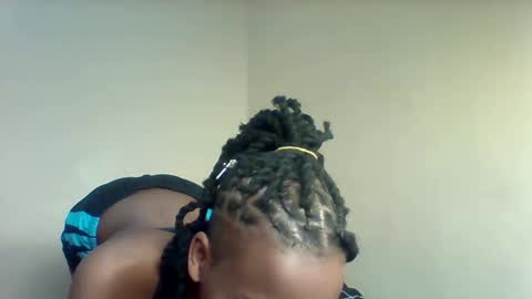 Snapshot of lil_miss9 chatting on 11.11.25 Lil miss online show from 11.11.25