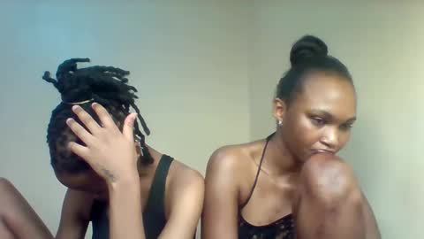 Snapshot of lil_miss9 chatting on 11.11.25 Lil miss online show from 11.11.25