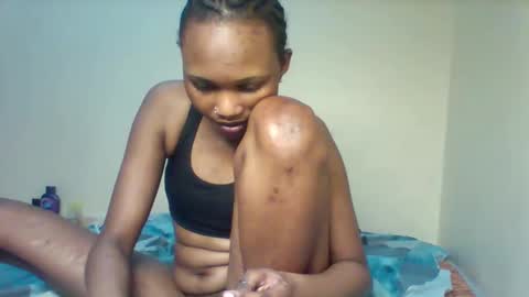 Snapshot of lil_miss9 chatting on 11.23.25 Lil miss online show from 11.23.25