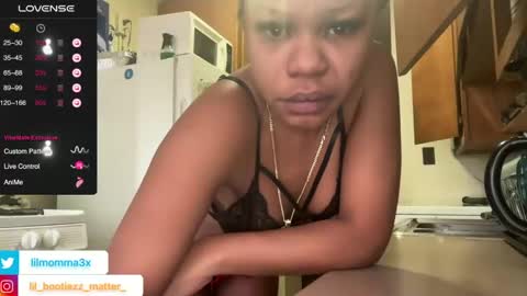 Snapshot of lil_momma422 chatting on 12.15.24 MOMMA LUV online show from 12.15.24