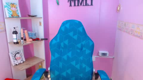 Snapshot of lila_pinky chatting on 01.24.25 L I L A online show from 01.24.25