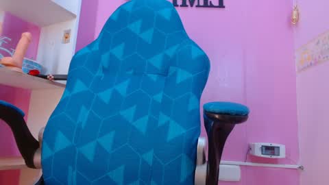 Snapshot of lila_pinky chatting on 01.24.25 L I L A online show from 01.24.25