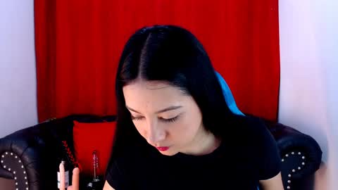 Snapshot of lila_pinky chatting on 01.26.25 L I L A online show from 01.26.25