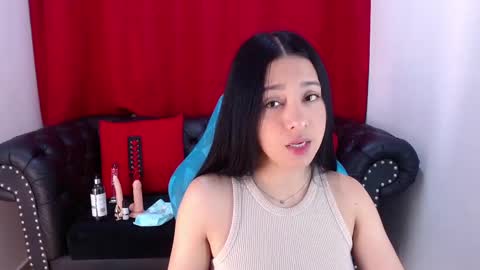 Snapshot of lila_pinky chatting on 02.09.25 L I L A online show from 02.09.25