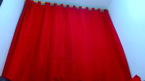 Snapshot of lila_pinky chatting on 02.13.25 L I L A online show from 02.13.25