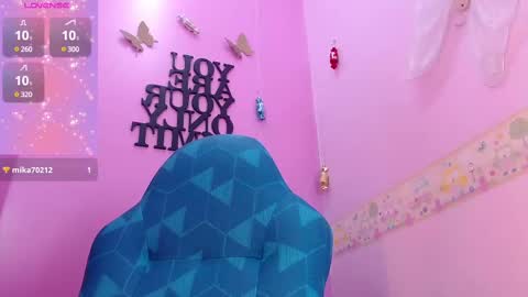 Snapshot of lila_pinky chatting on 02.24.25 L I L A online show from 02.24.25