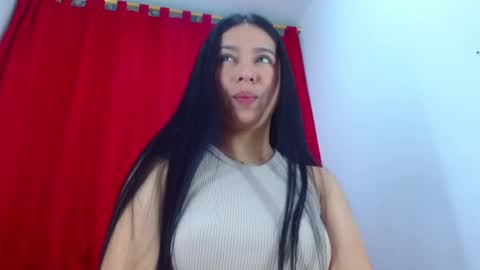 Snapshot of lila_pinky chatting on 03.01.25 L I L A online show from 03.01.25