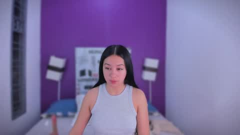 Snapshot of lila_pinky chatting on 09.19.25 L I L A online show from 09.19.25