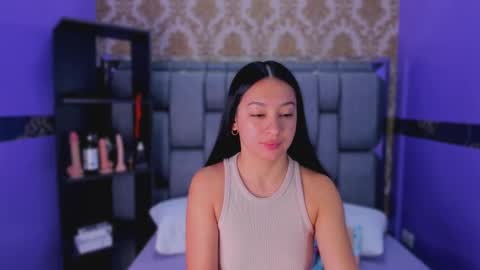 Snapshot of lila_pinky chatting on 10.13.25 L I L A online show from 10.13.25