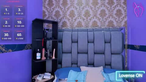 Snapshot of lila_pinky chatting on 11.02.25 L I L A online show from 11.02.25