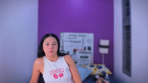 Snapshot of lila_pinky chatting on 11.10.25 L I L A online show from 11.10.25