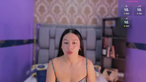 Snapshot of lila_pinky chatting on 11.28.25 L I L A online show from 11.28.25