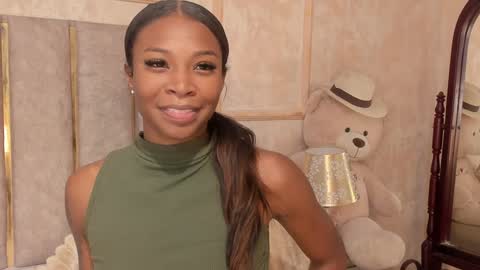 Snapshot of lilabeily chatting on 12.16.24 lila bailey online show from 12.16.24