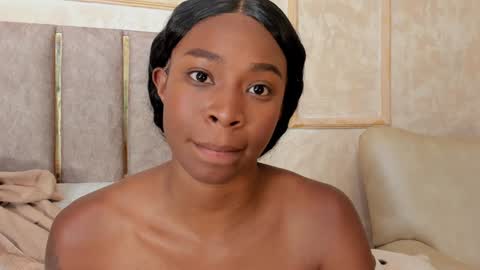 Snapshot of lilabeily chatting on 02.06.25 lila bailey online show from 02.06.25