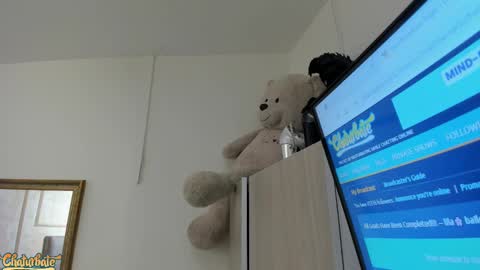 Snapshot of lilabeily chatting on 10.19.25 lila bailey online show from 10.19.25