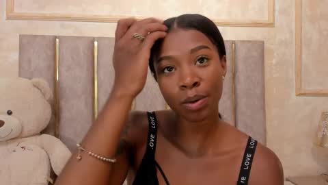 Snapshot of lilabeily chatting on 11.12.25 lila bailey online show from 11.12.25