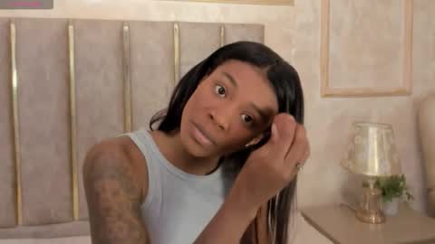 Snapshot of lilabeily chatting on 12.13.25 lila bailey online show from 12.13.25