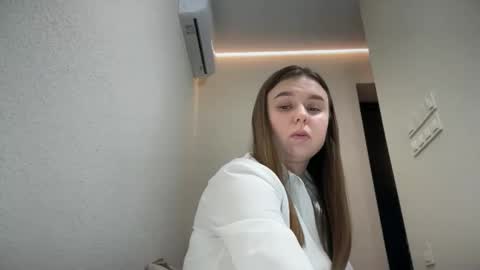 Snapshot of lilae37yis chatting on 10.11.25 Lily online show from 10.11.25