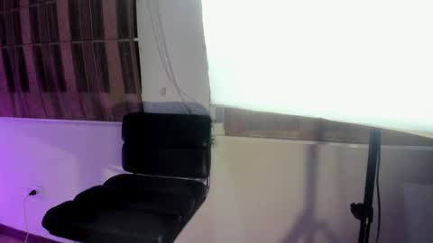 Lila Ross online show from 04.10.26