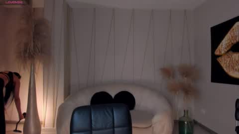 Lila West online show from 10.09.25