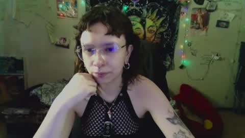 Snapshot of lileyfoxxx chatting on 07.27.26 Lil online show from 07.27.26