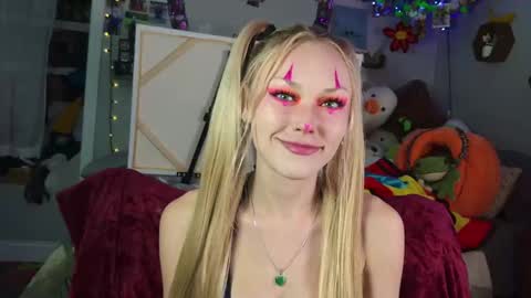 Snapshot of lilfknsquirt chatting on 11.04.25 LilSquirt online show from 11.04.25