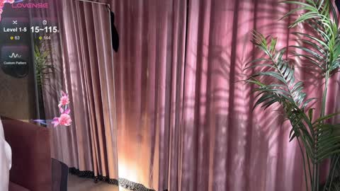 Lili online show from 09.21.25