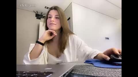 lili_2905 online show from 11.28.25