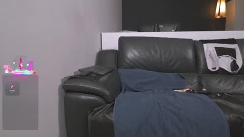 Lili Bertine online show from 03.11.26