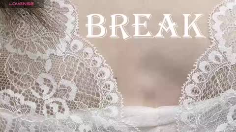 Lilli  follow me kiss online show from 02.15.25