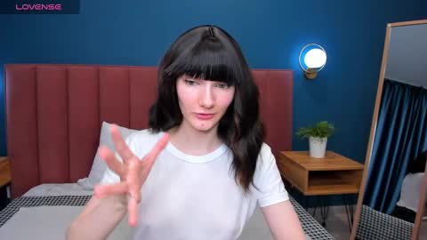 Lilli  follow me kiss online show from 03.11.25