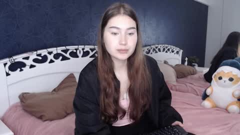 Snapshot of lili_luuu chatting on 10.01.25 Lilu online show from 10.01.25
