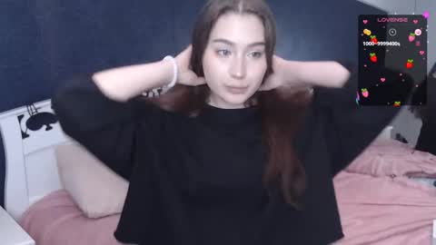 Snapshot of lili_luuu chatting on 10.01.25 Lilu online show from 10.01.25