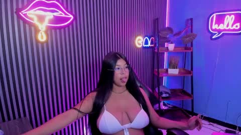 lili skye online show from 04.11.26