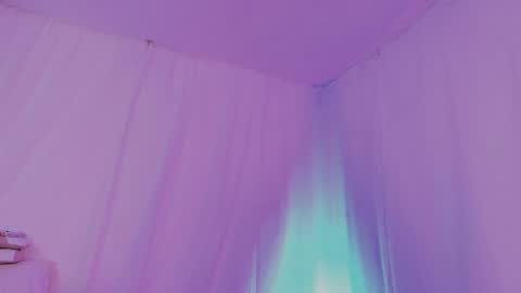 Snapshot of lili_tay chatting on 11.08.25 Lili online show from 11.08.25