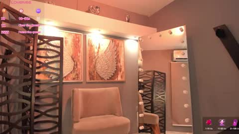 holis soy lily chang no olvides el pulgar arriba es muy importante para mi 3 independent model online show from 09.23.25