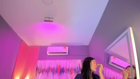 holis soy lily chang no olvides el pulgar arriba es muy importante para mi 3 independent model online show from 02.24.26