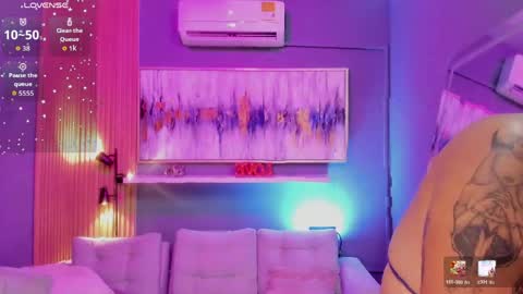 holis soy lily chang no olvides el pulgar arriba es muy importante para mi 3 independent model online show from 04.16.26